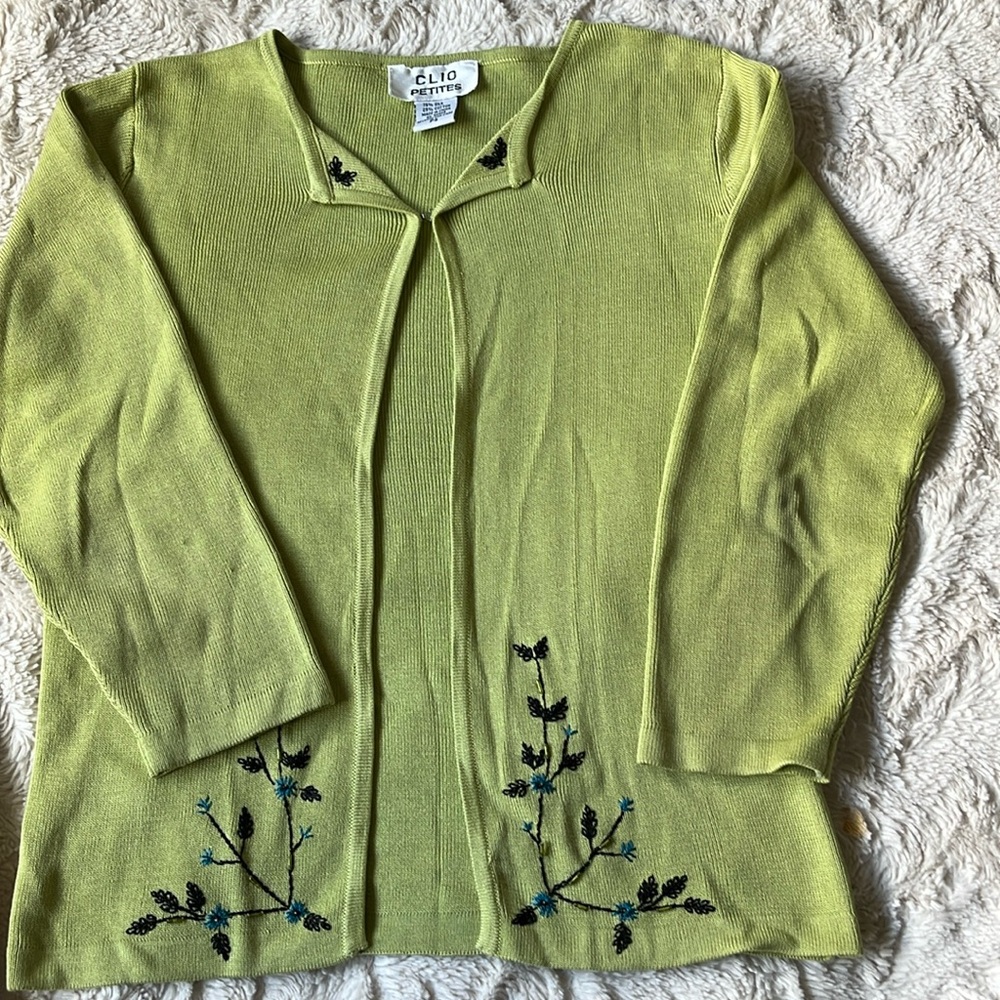 Clio Yellow Crew Clip/Hook For Closure 3/4 Sleeve 70% Silk embroidered Cardigan